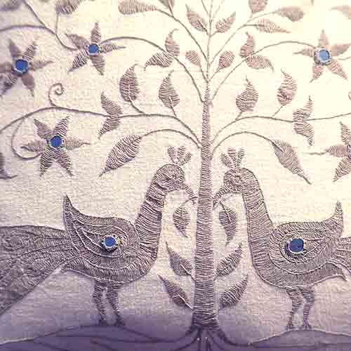 

   08850 Fruit of love grey
   cushion cover   
 
